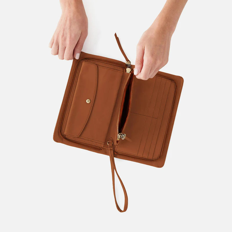 Evolve Wristlet-Truffle