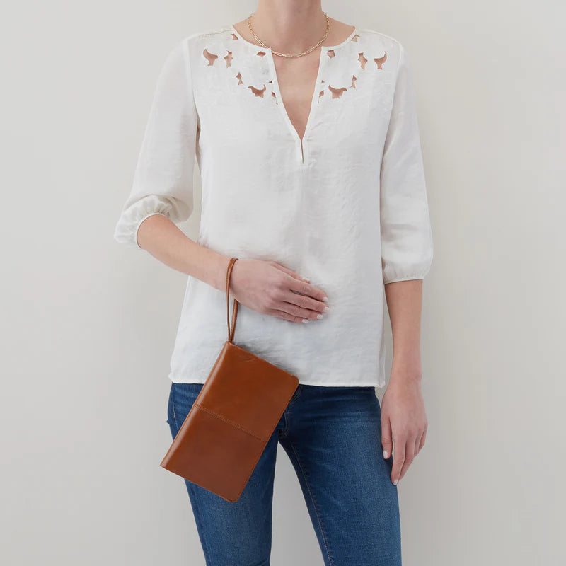 Evolve Wristlet-Truffle
